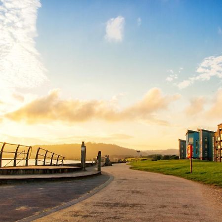 Sea View Apartment At The Beach! Llanelli Exterior foto