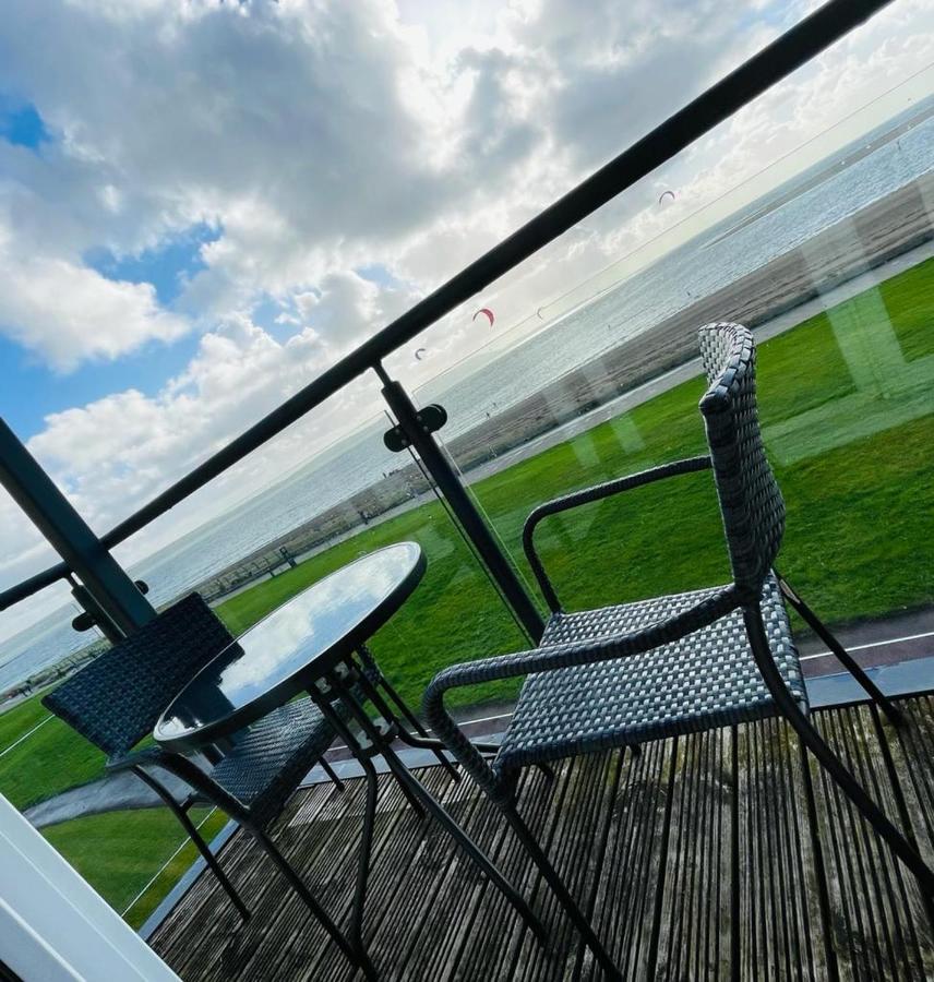 Sea View Apartment At The Beach! Llanelli Exterior foto